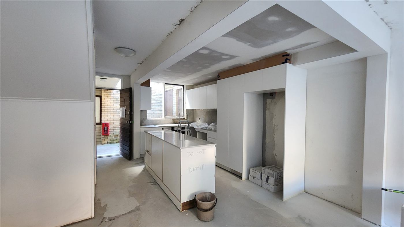 Kitchen installed and plastered